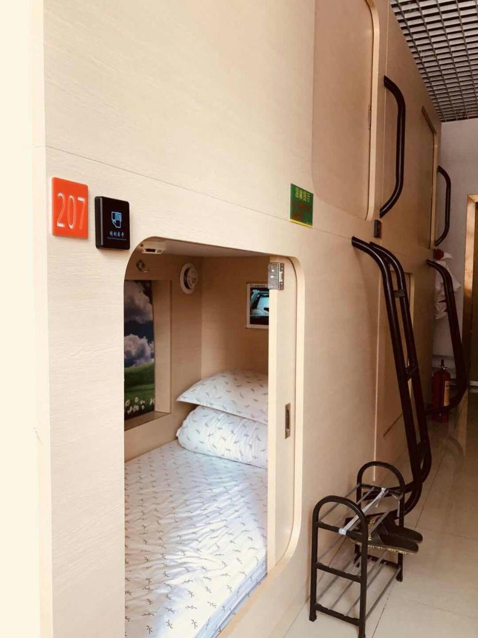 The Olive Tree Capsule Hostel Shenzhen Exterior foto