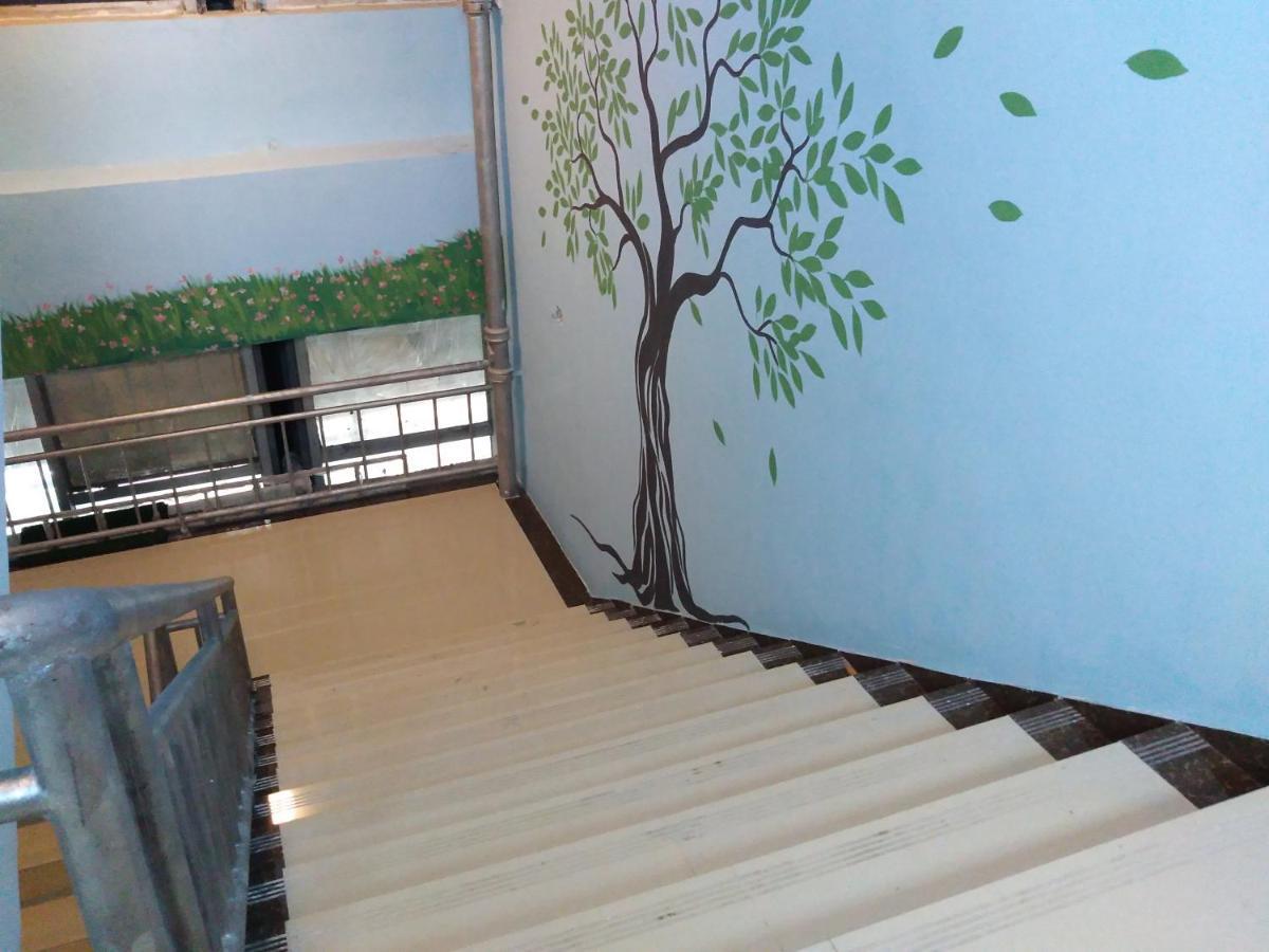 The Olive Tree Capsule Hostel Shenzhen Exterior foto
